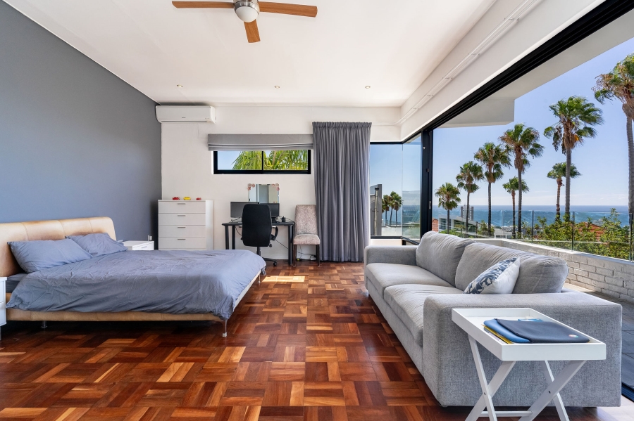 5 Bedroom Property for Sale in Fresnaye Western Cape